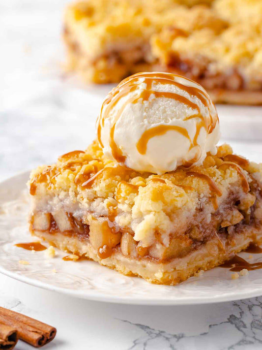 Caramel apple pie bar